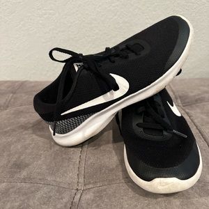 Nike flex athletic shoes